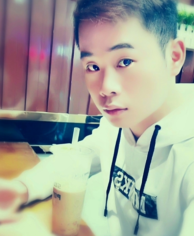 拔大萝卜的兔子的第一张照片--东莞蓝颜知己交友网